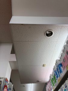 愛知県大治町の店舗にて安定器とダウンライト取替電気工事