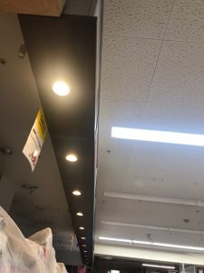三重県桑名市の小売店にてＬＥＤ照明器具へ取替電気