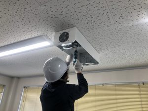 名古屋市港区のオフィスにて殺菌灯（空気循環式紫外線清浄機）の取付電気工事